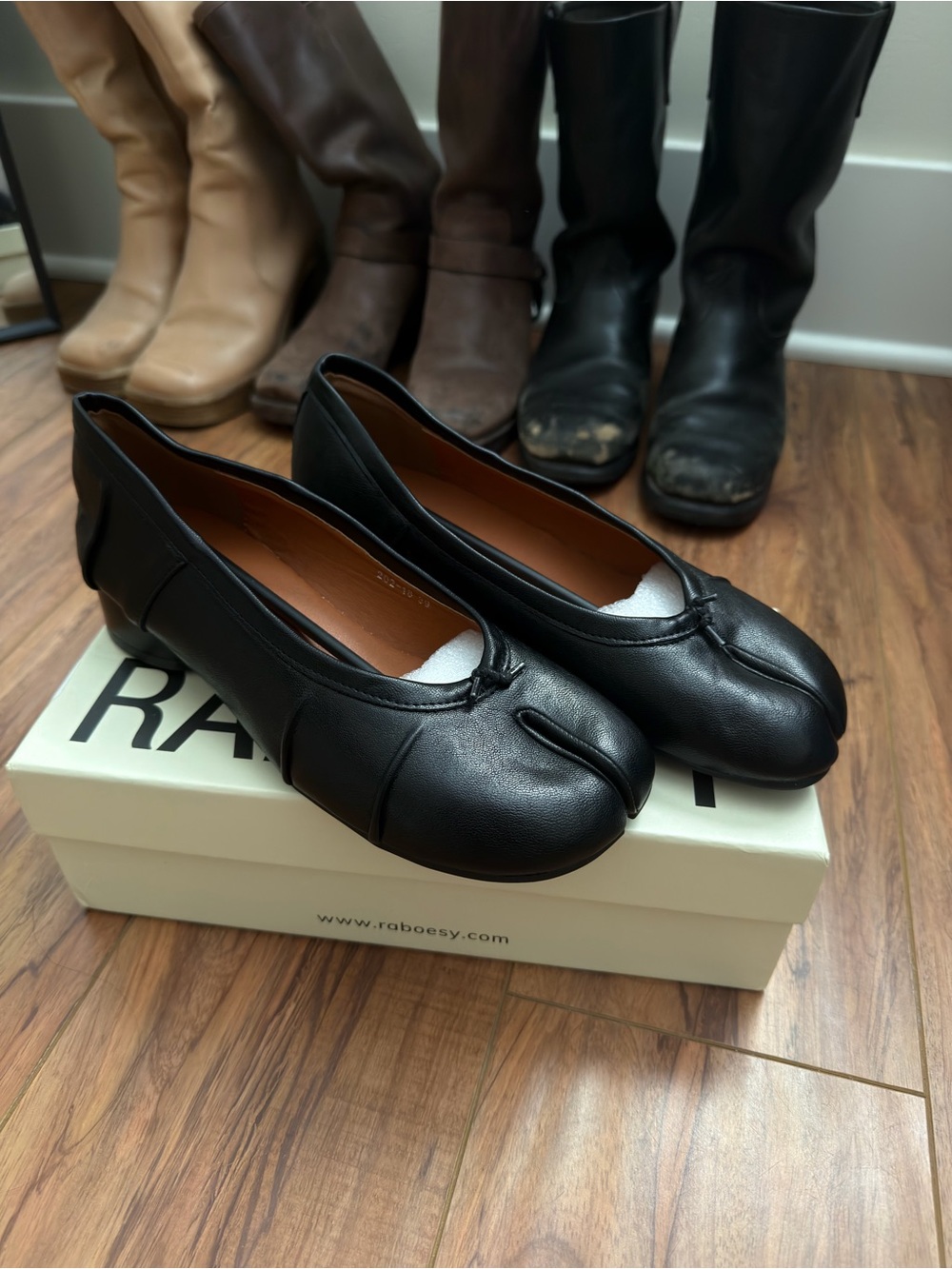 Black Heeled Tabis